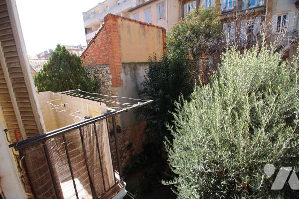 Appartement T2 de 44m2 (Carrez) avec balcon, en plein cœur du Camas (5e)