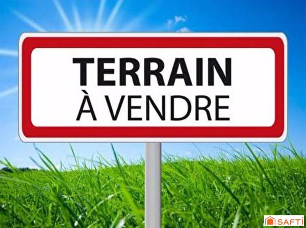 Terrain de 721m²