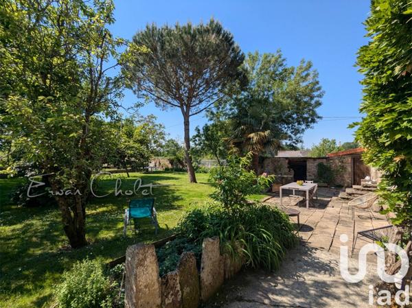 Maison 8 pièces de 190 m² à Saint-Étienne-de-Montluc (44360)