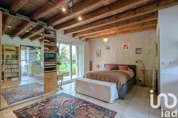 Maison 8 pièces de 190 m² à Saint-Étienne-de-Montluc (44360)