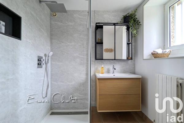 Maison 8 pièces de 190 m² à Saint-Étienne-de-Montluc (44360)