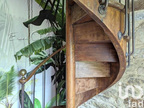 Maison 8 pièces de 190 m² à Saint-Étienne-de-Montluc (44360)