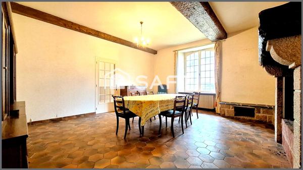 Maison de ville en schiste et brique à rénover