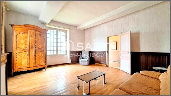 Maison de ville en schiste et brique à rénover