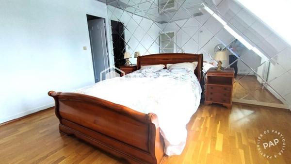 A Chelles (77500) Maison de 221 m²,  8 pièces  5 chambres  Terrain 700 m²