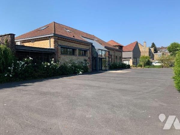 A VENDRE A BAILLEUL dans le Nord (59) : IMMEUBLE A USAGE PROFESSIONNEL, Secteur GARE - COMPLETE...