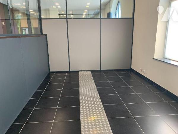 A VENDRE A BAILLEUL dans le Nord (59) : IMMEUBLE A USAGE PROFESSIONNEL, Secteur GARE - COMPLETE...