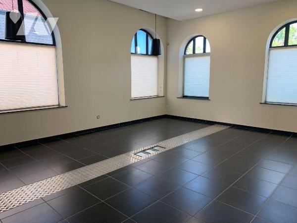 A VENDRE A BAILLEUL dans le Nord (59) : IMMEUBLE A USAGE PROFESSIONNEL, Secteur GARE - COMPLETE...
