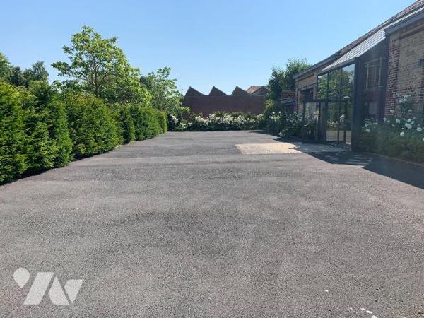 A VENDRE A BAILLEUL dans le Nord (59) : IMMEUBLE A USAGE PROFESSIONNEL, Secteur GARE - COMPLETE...