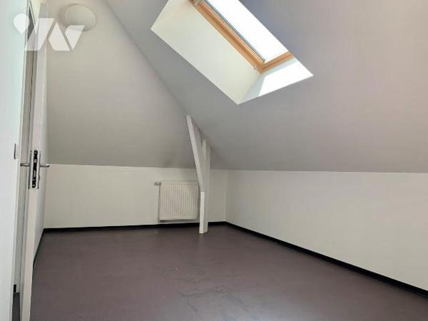 A VENDRE A BAILLEUL dans le Nord (59) : IMMEUBLE A USAGE PROFESSIONNEL, Secteur GARE - COMPLETE...