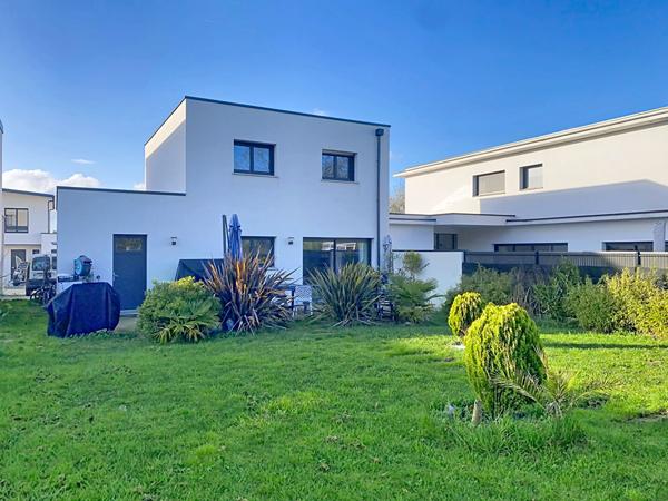 Maison Montreuil Juigne 6 pièce(s) 110 m2