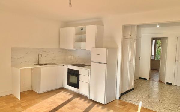 Appartement à louer    3 pièces • 54,65 m2 Paris 20