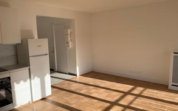 Appartement à louer    3 pièces • 54,65 m2 Paris 20