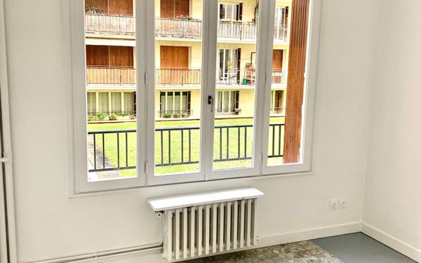 Appartement à louer    3 pièces • 54,65 m2 Paris 20