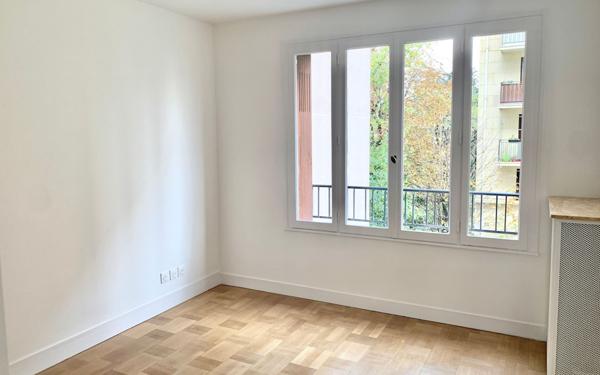 Appartement à louer    3 pièces • 54,65 m2 Paris 20