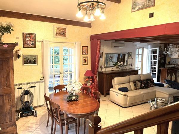 Grande maison T6 plain-pied sur demi sous-sol