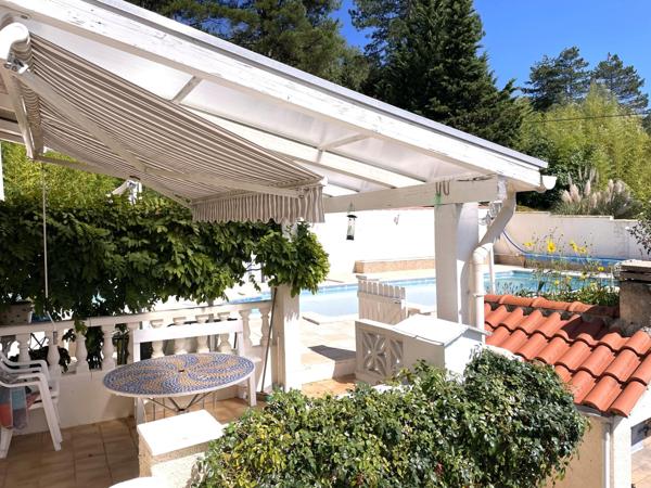 Grande maison T6 plain-pied sur demi sous-sol