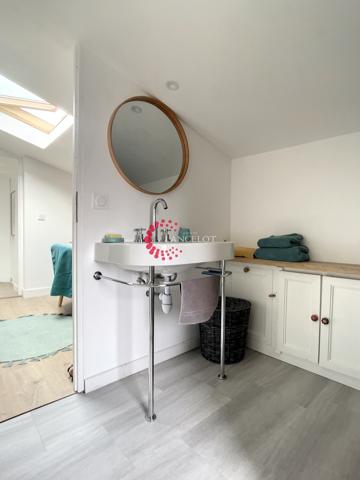 Appartement duplex rénové coeur de village