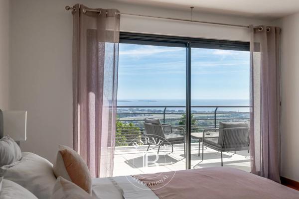 Mandelieu-la-Napoule, Villa 4 Chambres -  203 m² à vendre