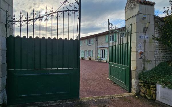 Maison à vendre    7 pièces •  La Roche-Rigault