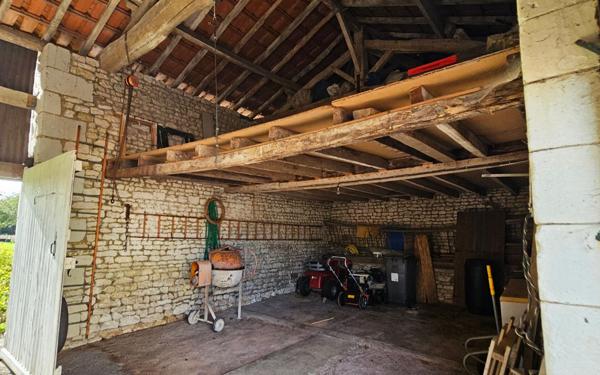 Maison à vendre    7 pièces •  La Roche-Rigault