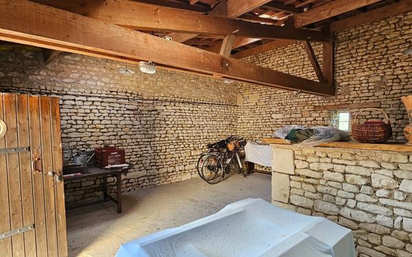 Maison à vendre    7 pièces •  La Roche-Rigault