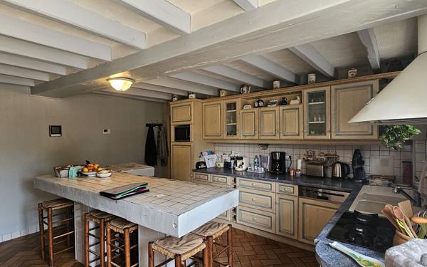 Maison à vendre    7 pièces •  La Roche-Rigault