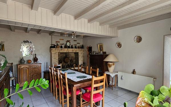 Maison à vendre    7 pièces •  La Roche-Rigault