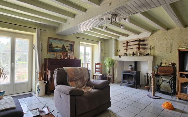 Maison à vendre    7 pièces •  La Roche-Rigault