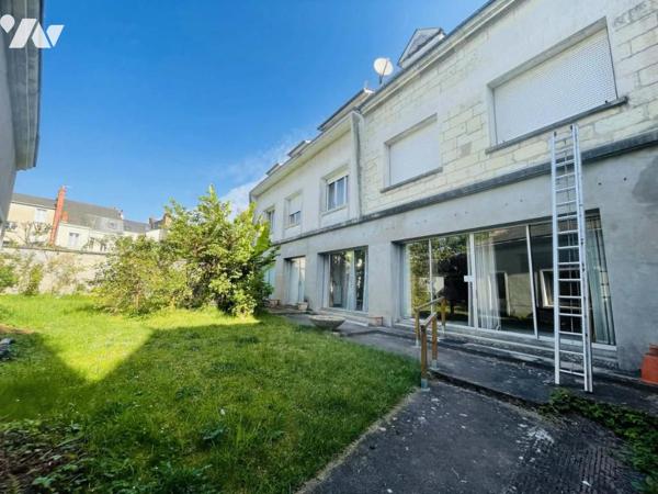 Maison ancienne, hyper centre, garage et jardin 