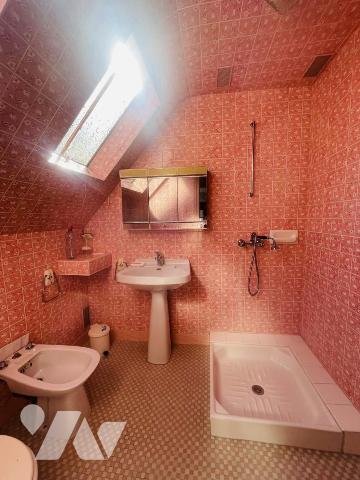 Maison ancienne, hyper centre, garage et jardin 