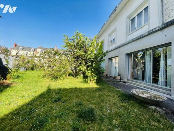 Maison ancienne, hyper centre, garage et jardin 