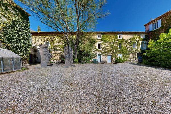 Propriété d'exception à deux pas de L 'Isle sur Sorgue bastide Moulin Dépendances Piscine Calme absolu PROVENCE VENTOUX Le thor