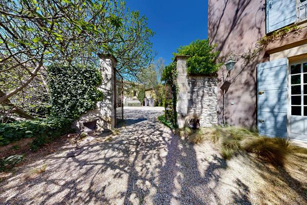 Propriété d'exception à deux pas de L 'Isle sur Sorgue bastide Moulin Dépendances Piscine Calme absolu PROVENCE VENTOUX Le thor