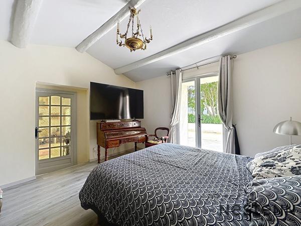 Villa Trets 5 pièce(s) 130 m2 plain pied + T3 60m2 - Magnifique coin piscine