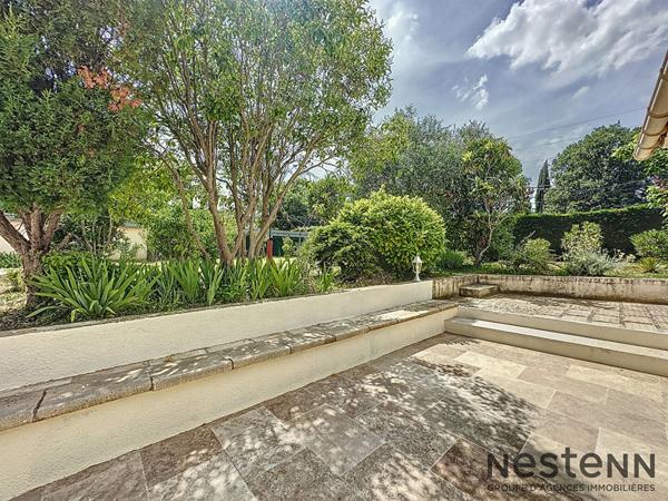 Villa Trets 5 pièce(s) 130 m2 plain pied + T3 60m2 - Magnifique coin piscine