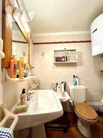 EXCLUSIVITE CELLIERS Lieudit La thuile Maison de village 93 m² + très grande grange  au dessus.