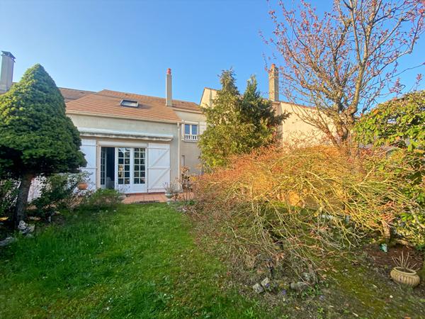 Superbe maison d'environ 110 m² avec jardin plein sud secteur recherché à Jouy-le-Moutier