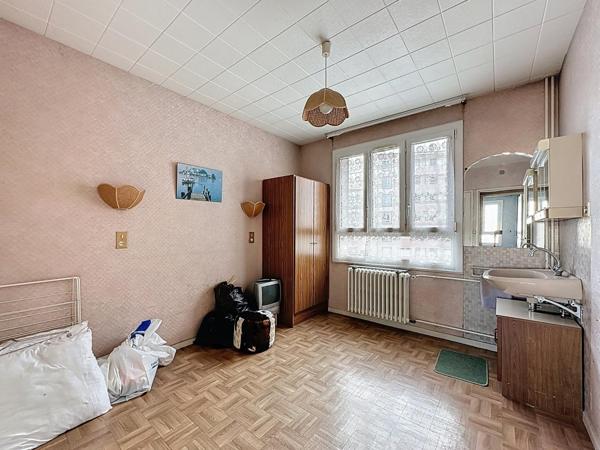 T3 avec garage – Beau potentiel Rive Droite