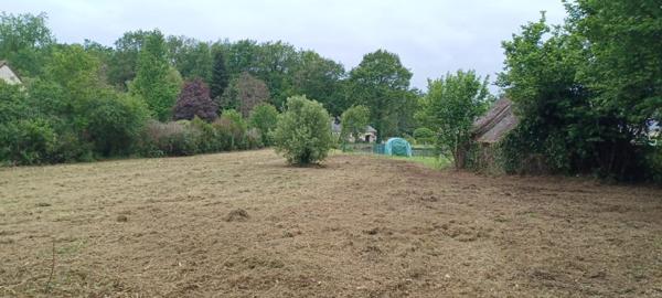 terrain constructible à Guécélard au calme
