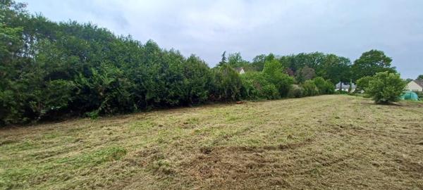 terrain constructible à Guécélard au calme