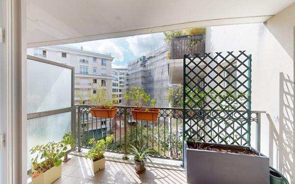 Appartement à vendre    3 pièces • 72,04 m2 Montrouge