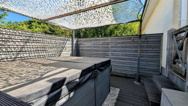 Vente                                                      Maison de village
                        
                     5 pièces                      115 m2                     à Aubigny-sur-Nère