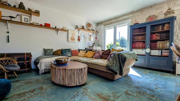 Vente                                                      Maison de village
                        
                     5 pièces                      115 m2                     à Aubigny-sur-Nère