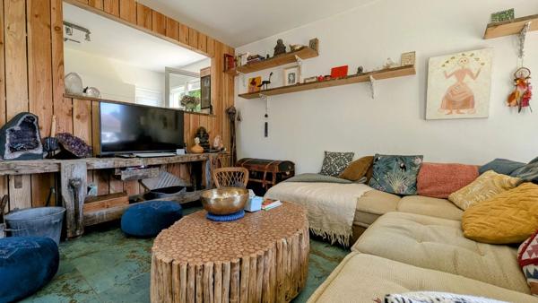 Vente                                                      Maison de village
                        
                     5 pièces                      115 m2                     à Aubigny-sur-Nère