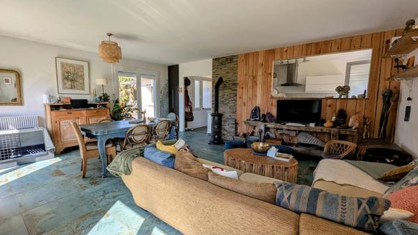 Vente                                                      Maison de village
                        
                     5 pièces                      115 m2                     à Aubigny-sur-Nère