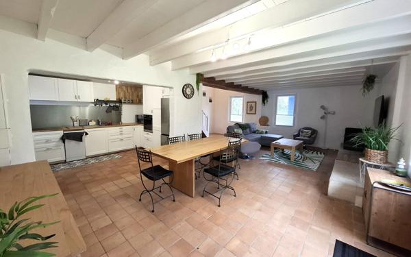 Maison à vendre    6 pièces •  Médis