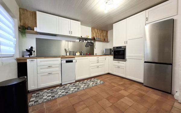 Maison à vendre    6 pièces •  Médis