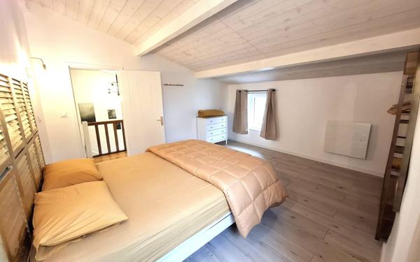 Maison à vendre    6 pièces •  Médis