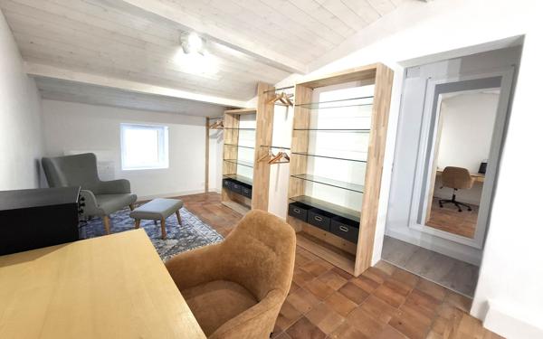 Maison à vendre    6 pièces •  Médis